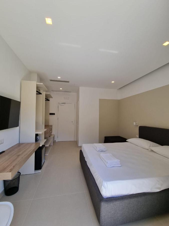 Marea Retreat Rooms Marina di Camerota Bagian luar foto