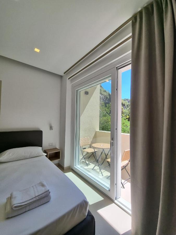Marea Retreat Rooms Marina di Camerota Bagian luar foto