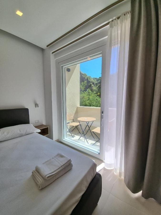 Marea Retreat Rooms Marina di Camerota Bagian luar foto