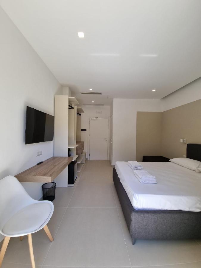 Marea Retreat Rooms Marina di Camerota Bagian luar foto